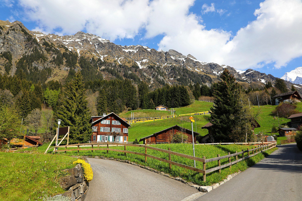 Làng Wengen (Thụy Sĩ): Nơi con người trong thế giới siêu thực kỳ ảo của tạo hóa