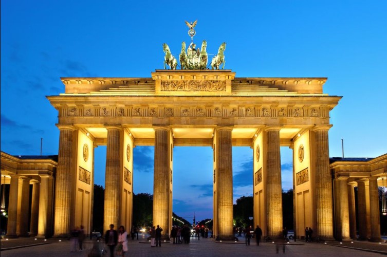Cổng Brandenburg biểu tượng hòa bình của Berlin