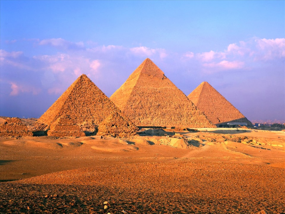 Kim tự tháp Giza - kỳ quan thiên nhiên thế giới